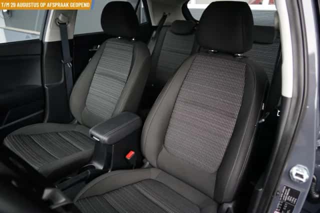 Kia Stonic (2021) thumbnail 6