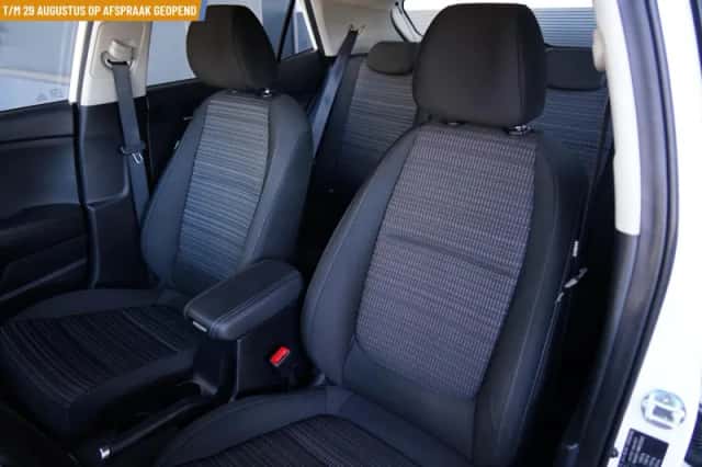 Kia Stonic (2021) thumbnail 6