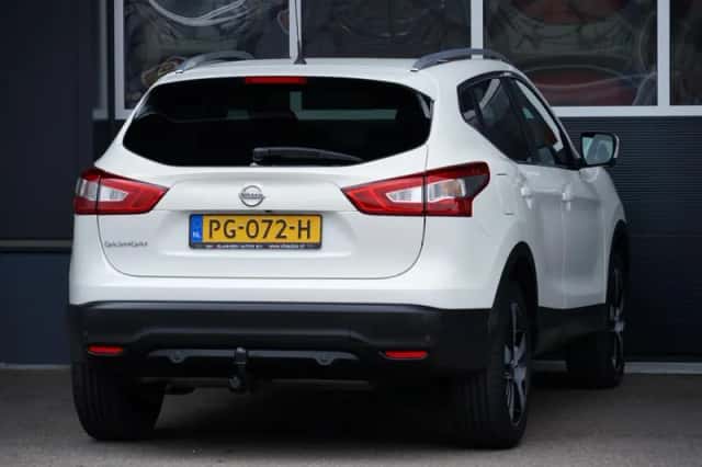 Nissan Qashqai (2017) thumbnail 3
