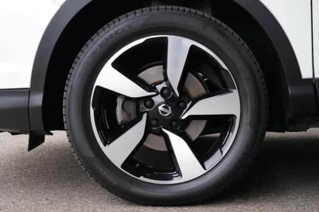 Nissan Qashqai (2017) thumbnail 4