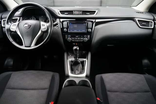 Nissan Qashqai (2017) thumbnail 5