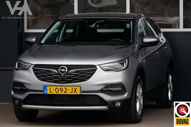 Opel Grandland (2021) thumbnail 2