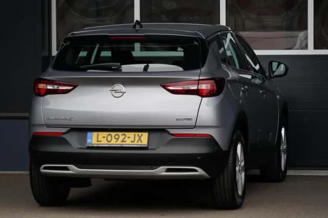 Opel Grandland (2021) thumbnail 3