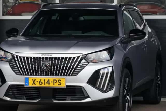 Peugeot 2008 (2024) thumbnail 1