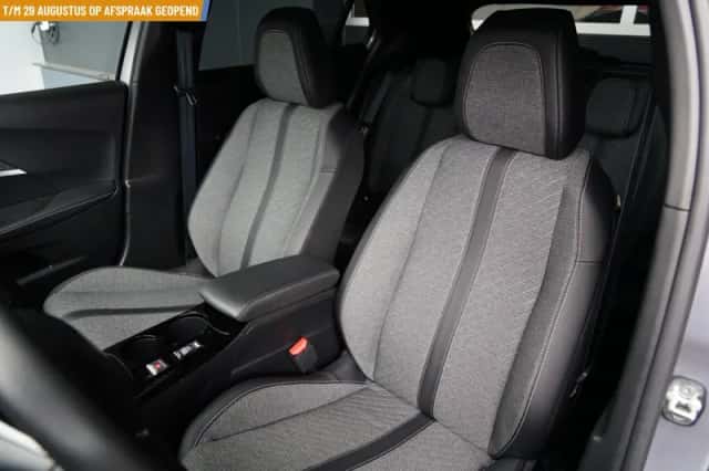 Peugeot 2008 (2024) thumbnail 6