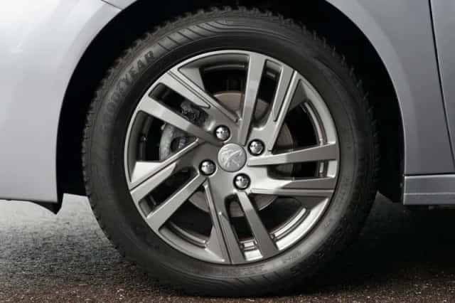Peugeot 208 (2022) thumbnail 4