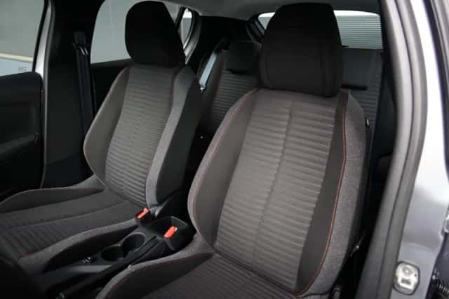 Peugeot 208 (2022) thumbnail 6