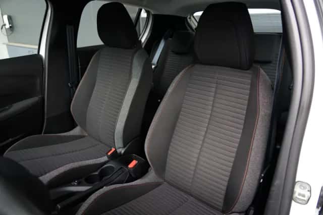 Peugeot 208 (2022) thumbnail 5