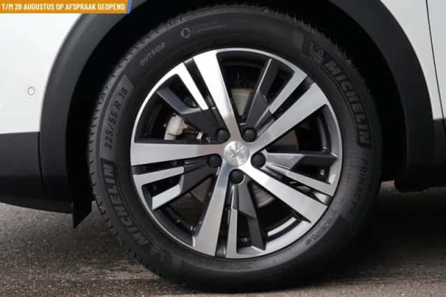 Peugeot 3008 (2022) thumbnail 4