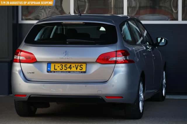 Peugeot 308 (2021) thumbnail 3