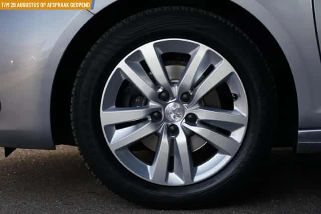 Peugeot 308 (2021) thumbnail 4