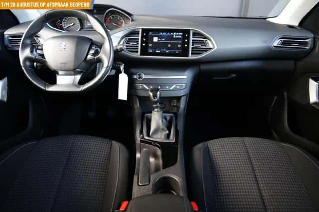 Peugeot 308 (2021) thumbnail 5