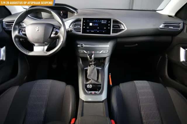 Peugeot 308 (2020) thumbnail 5