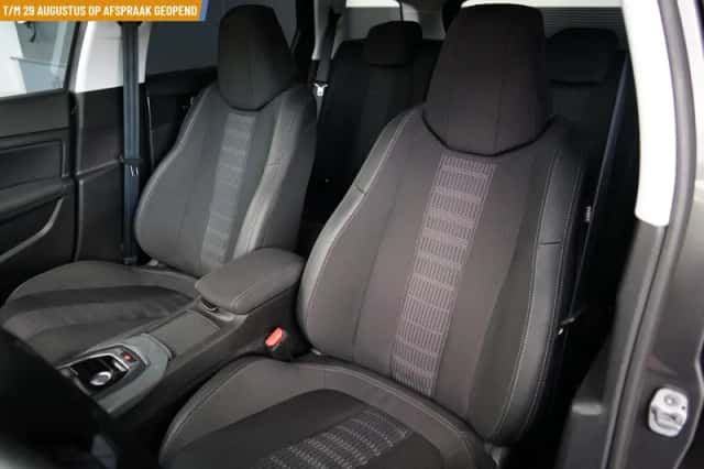 Peugeot 308 (2020) thumbnail 6