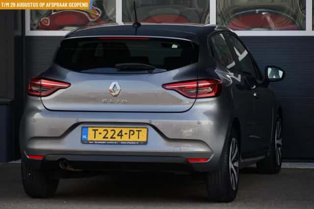 Renault Clio (2023) thumbnail 2