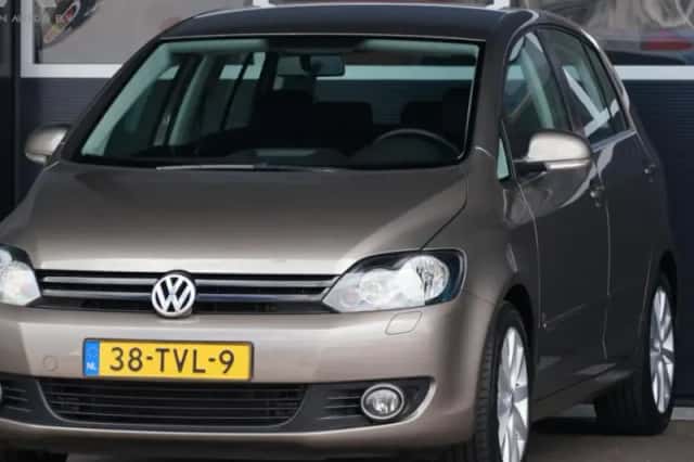 Volkswagen Golf (2012) thumbnail 1