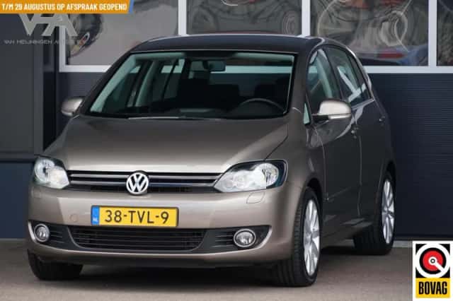 Volkswagen Golf (2012) thumbnail 2