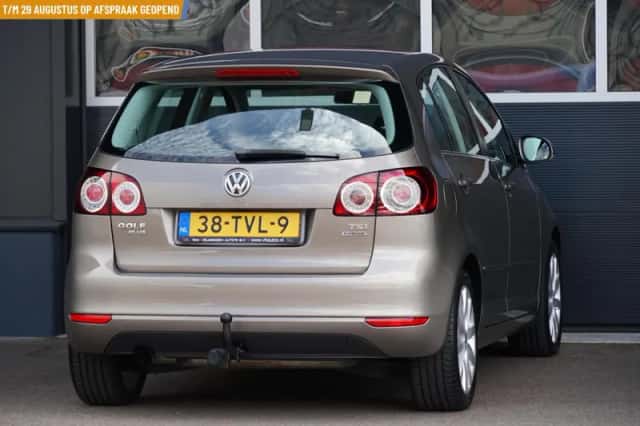 Volkswagen Golf (2012) thumbnail 3