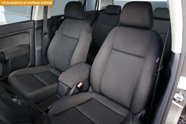 Volkswagen Golf (2012) thumbnail 6