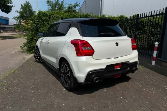 Suzuki Swift (2018) thumbnail 6