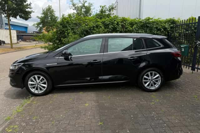 Renault Mégane (2019) thumbnail 4