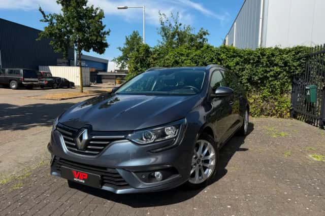 Renault Mégane (2019) thumbnail 2