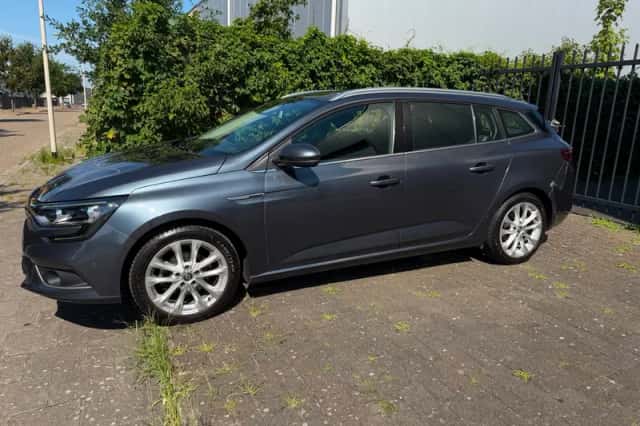 Renault Mégane (2019) thumbnail 4