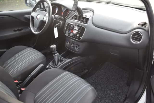 Fiat Punto (2011) thumbnail 5