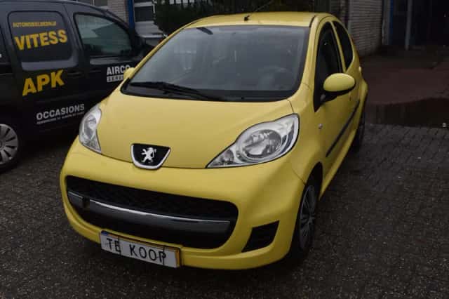 Peugeot 107 (2009) thumbnail 2