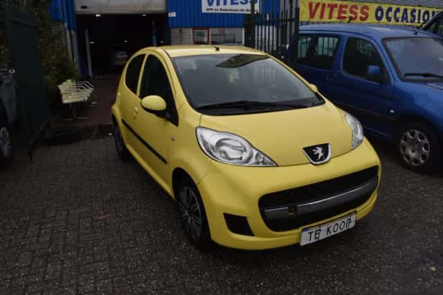 Peugeot 107 (2009) thumbnail 4