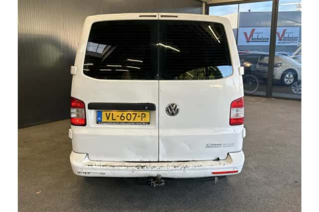 Volkswagen Transporter (2015) thumbnail 6