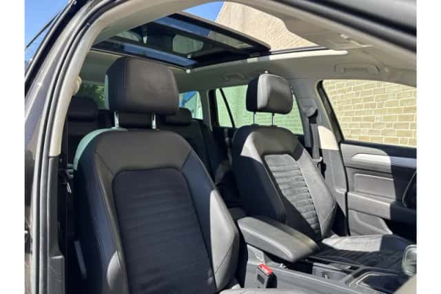 Volkswagen Passat (2015) thumbnail 4