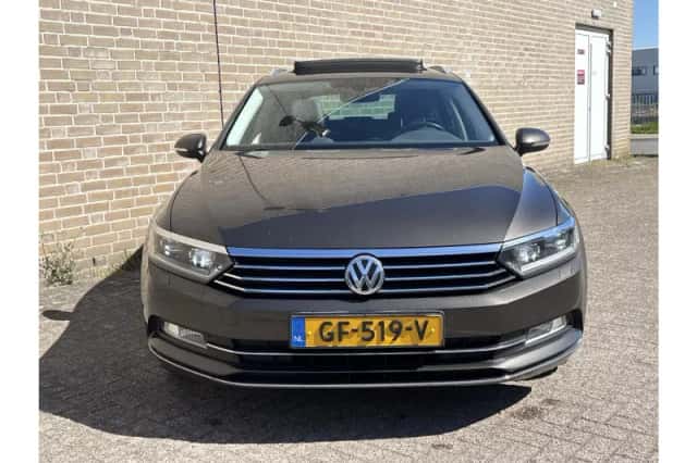 Volkswagen Passat (2015) thumbnail 5