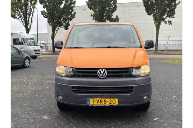 Volkswagen Transporter (2011) thumbnail 5