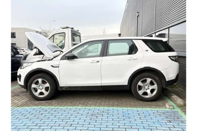 Land Rover Discovery Sport (2017) thumbnail 5