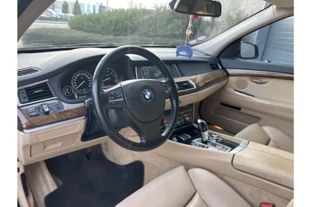 BMW 5-Serie (2010) thumbnail 3