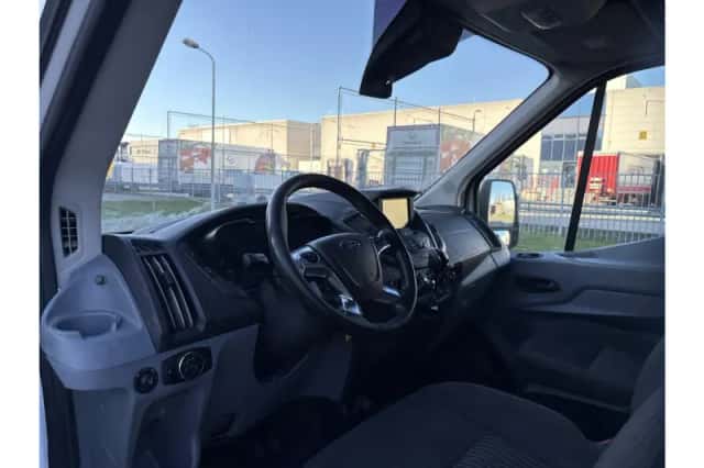 Ford Transit (2017) thumbnail 3