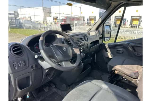 Renault Master (2017) thumbnail 3
