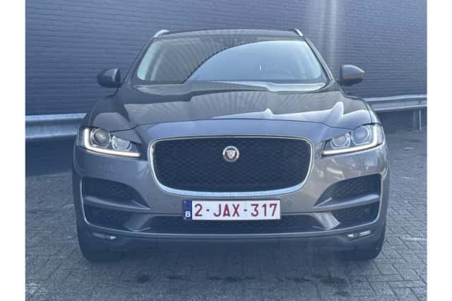 Jaguar F-Pace (2016) thumbnail 5