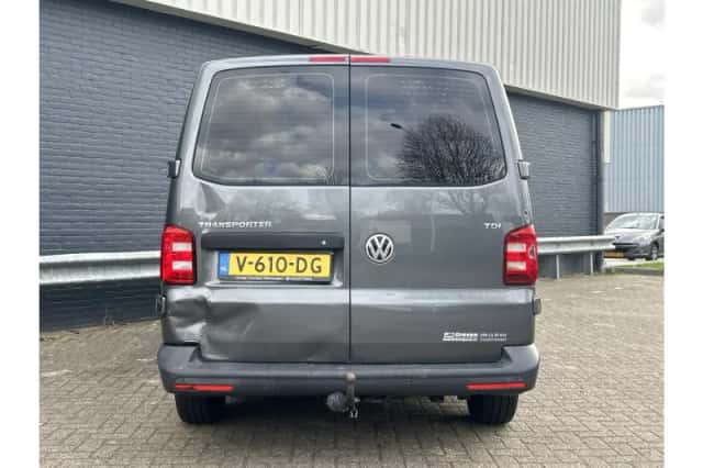 Volkswagen Transporter (2017) thumbnail 6