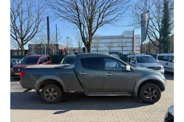 Mitsubishi L200 (2009) thumbnail 3