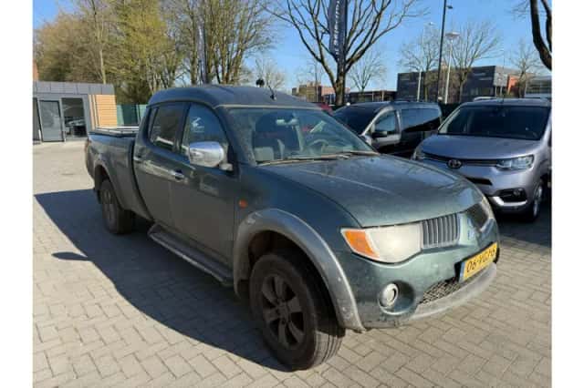 Mitsubishi L200 (2009) thumbnail 4