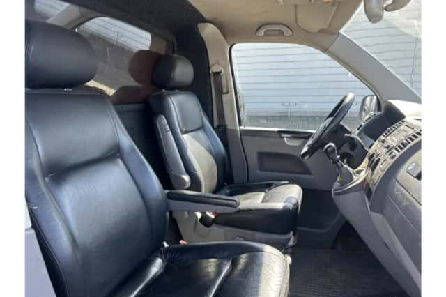 Volkswagen Transporter (2009) thumbnail 4