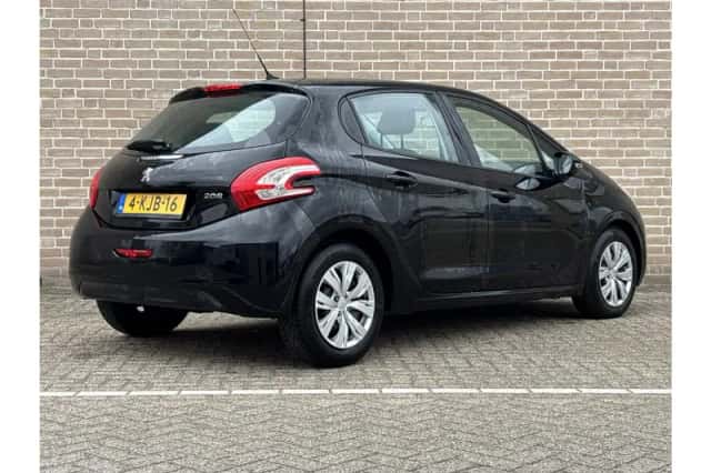 Peugeot 208 (2013) thumbnail 2