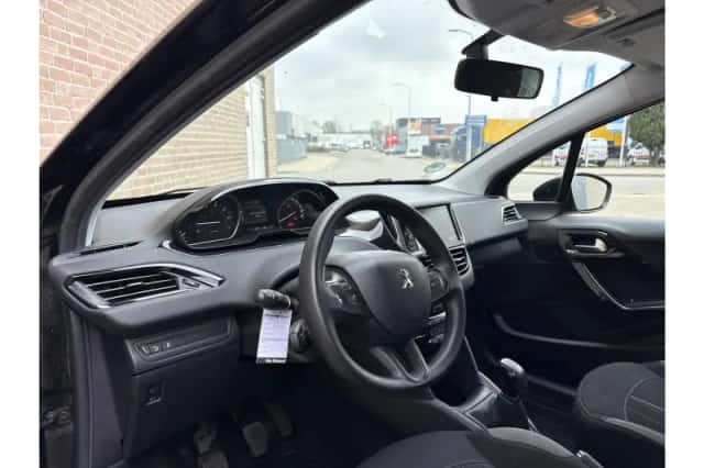 Peugeot 208 (2013) thumbnail 3