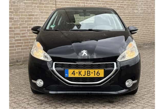 Peugeot 208 (2013) thumbnail 5