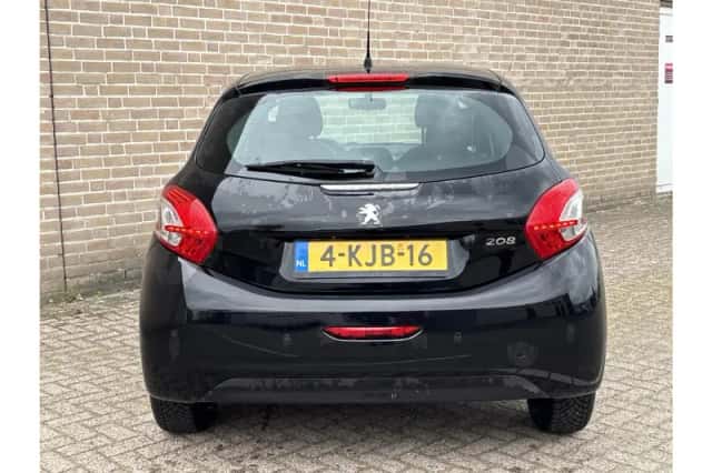 Peugeot 208 (2013) thumbnail 6