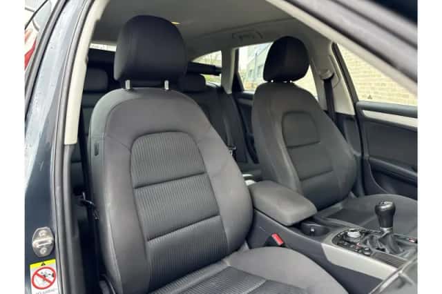 Audi A4 (2009) thumbnail 4