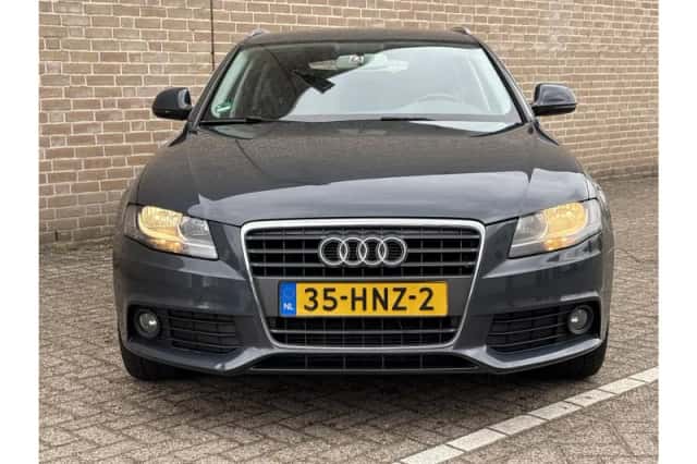 Audi A4 (2009) thumbnail 5