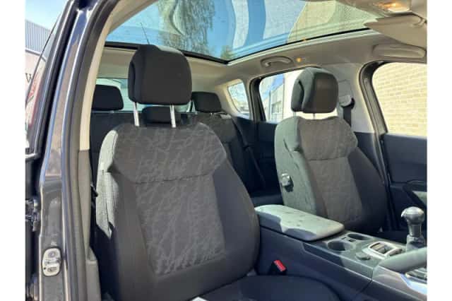 Peugeot 3008 (2010) thumbnail 4
